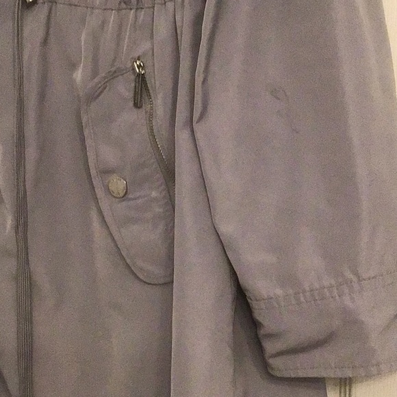 Michael- Michael Kors lined nylon raincoat- beautifully detailed size lg - Picture 3 of 9